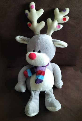 Très belle peluche cerf