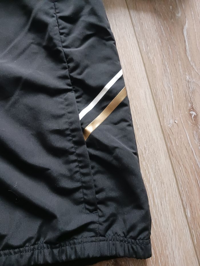 Veste coupe-vent noire logo doré à capuche Le Coq Sportif édition Jeux Olympiques Paris 2024 taille M - photo numéro 10