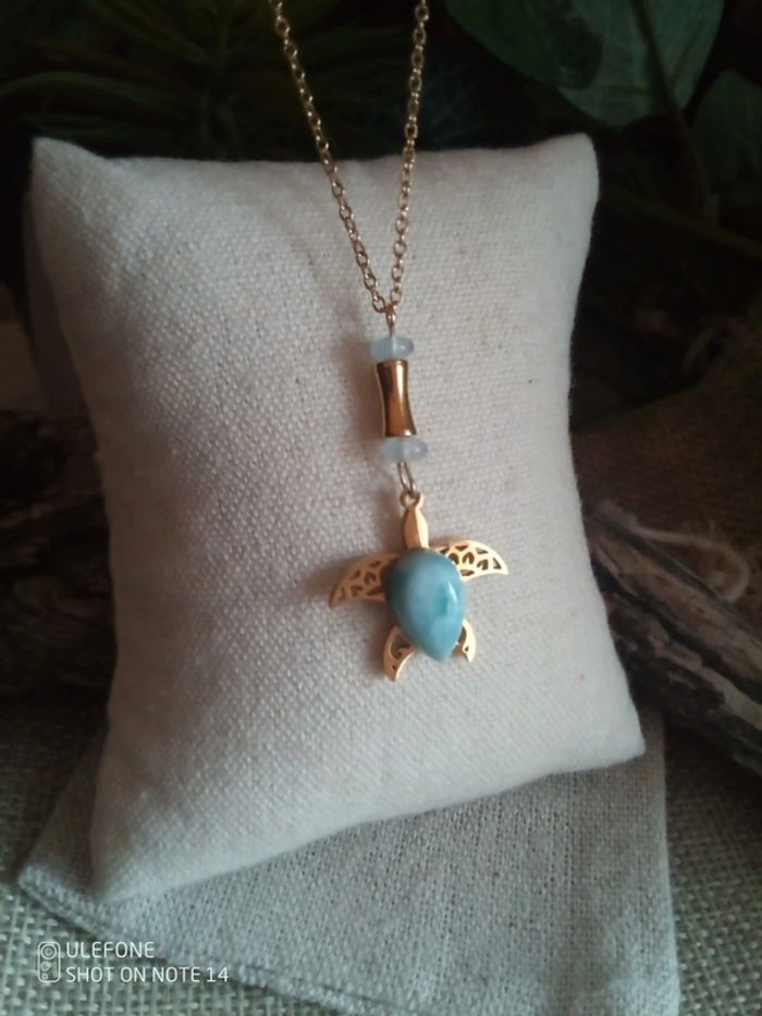 Collier tortue pierres semi précieuses naturelles