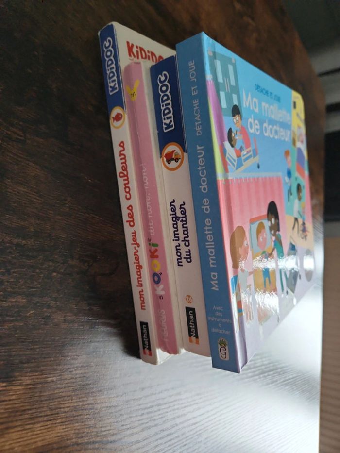 Lot de 4 livres bébé/ enfant