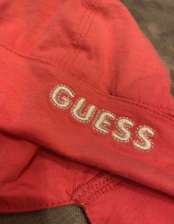 Adorable bonnet Guess bébé 