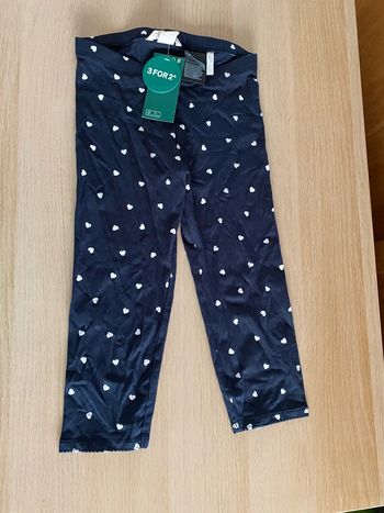 Pantacourt legging bleu cœurs blancs h&m 8 9 ans fille