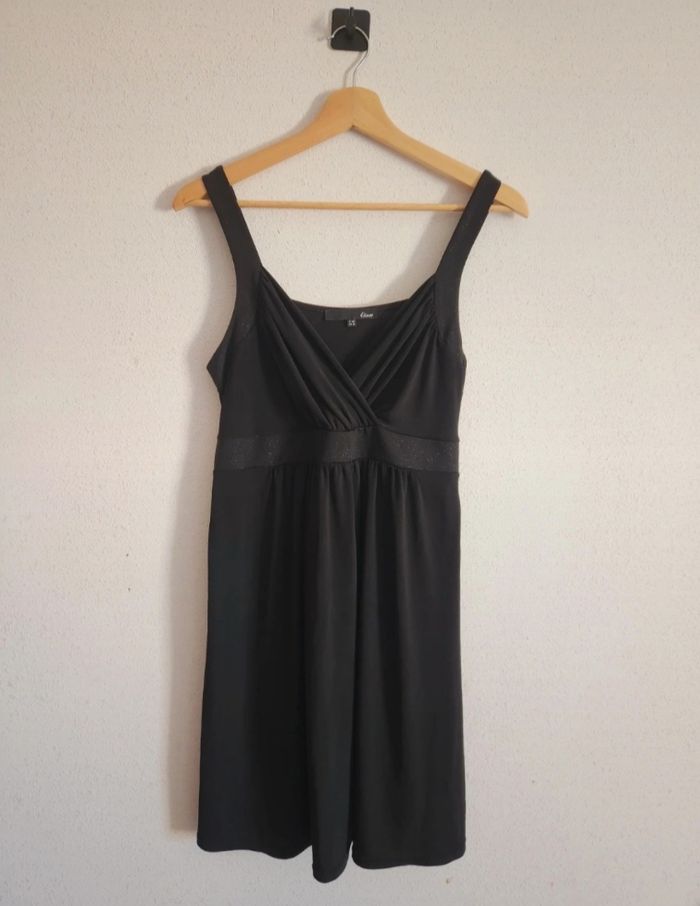 Robe noire Etam – Taille 40, élégante avec détails pailletés