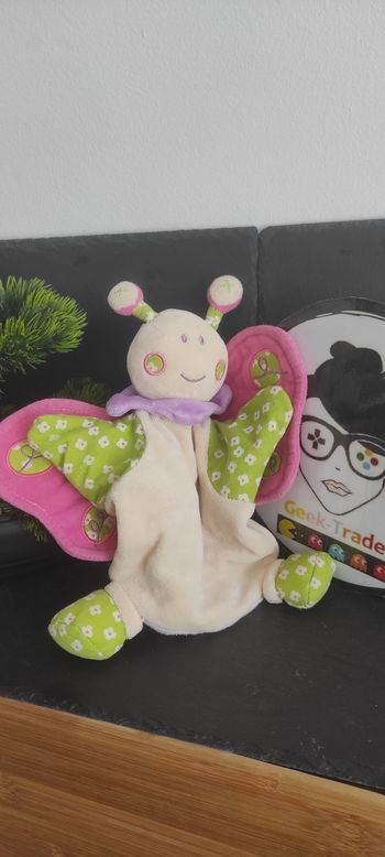 Papillon nounours doudou marionnette beige vert rose aile ancien Fleur Rond