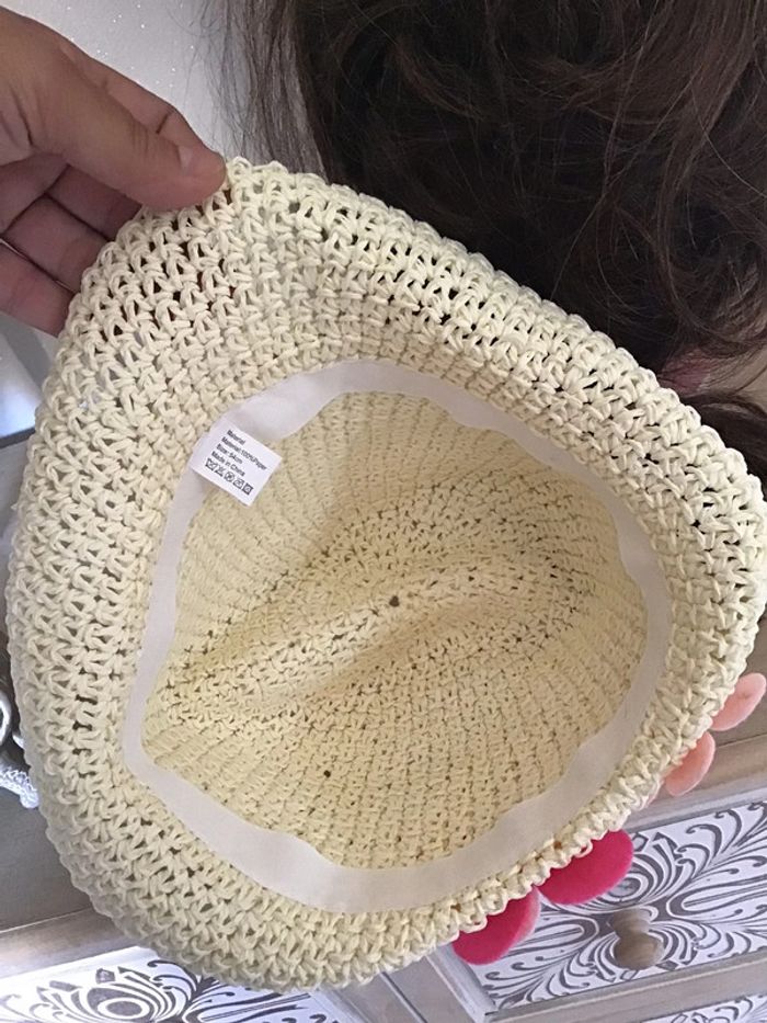 Très beau chapeau 5-8 ans de coloris crème avec fleur rose sur le devant de taille 54 - photo numéro 5