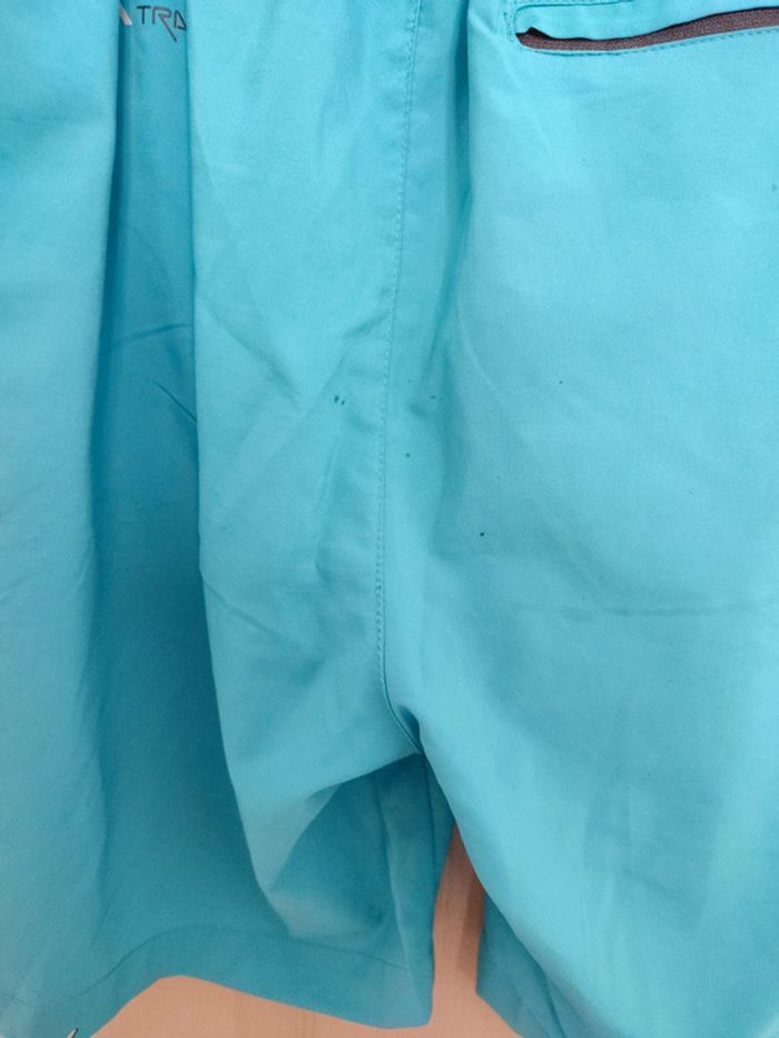 Short sport Umbro taille L - photo numéro 3
