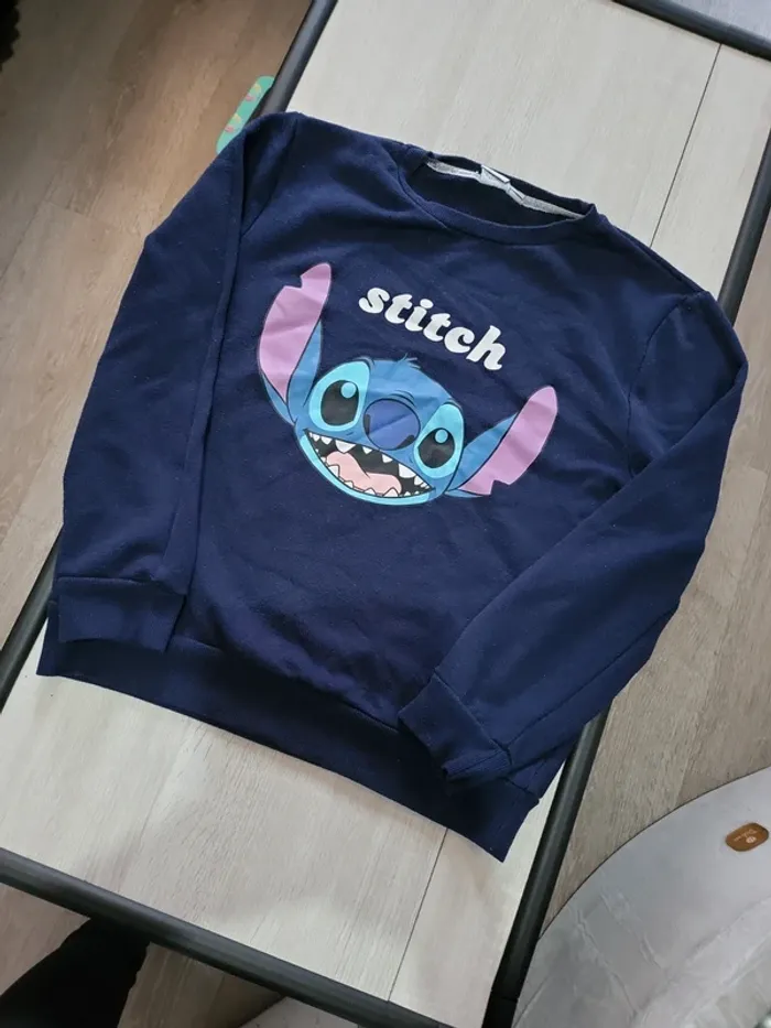 Pull disney stitch taille S