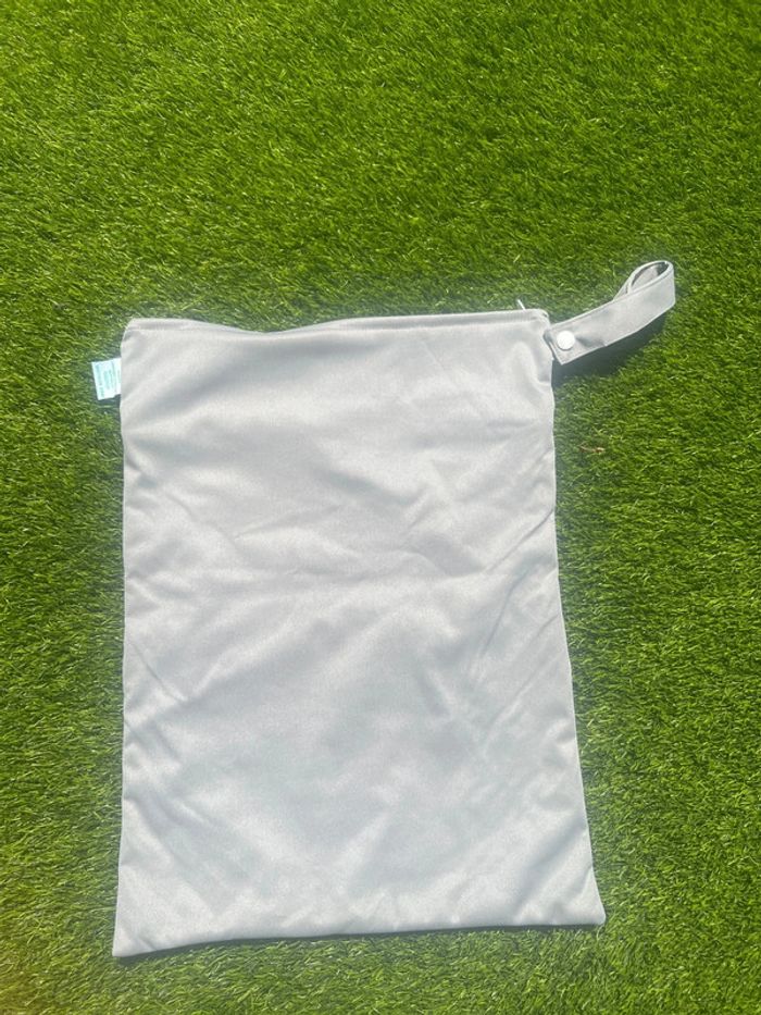 Petit sac jamais utilisé - photo numéro 4