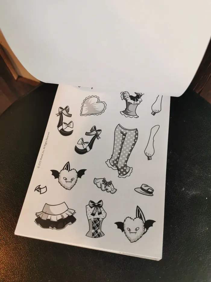 Carnet : J'habille mes Monster High. - photo numéro 6