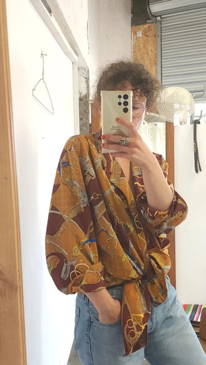 Jolie chemise vintage fluide et légère motifs chaines