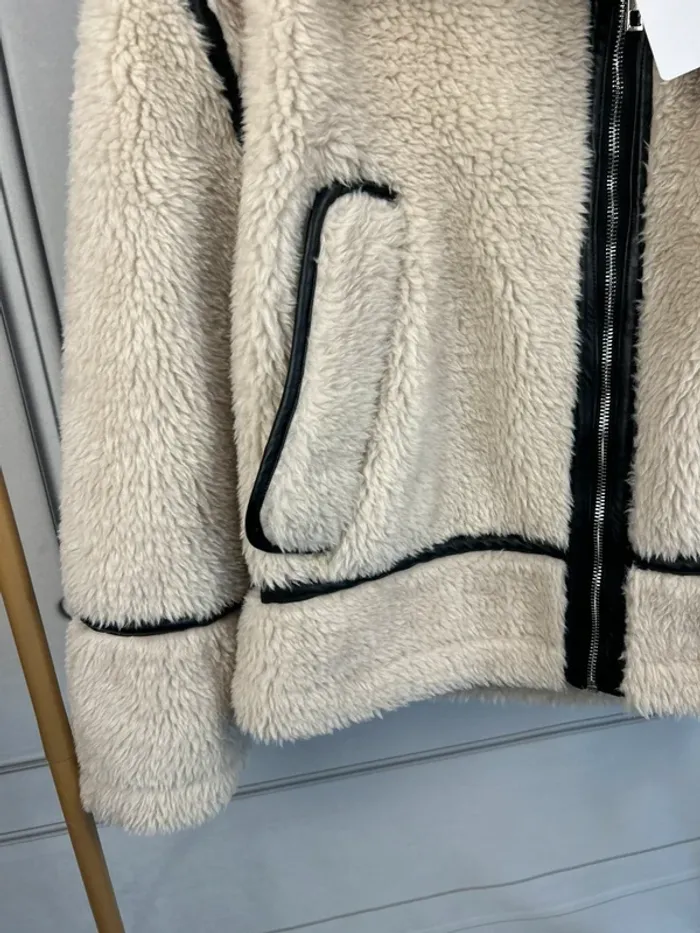 Manteau en fausse Fourrure Opullence XS neuf - photo numéro 3