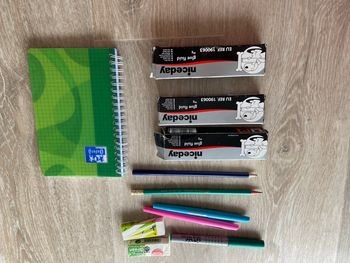 Lot fournitures scolaires neuves