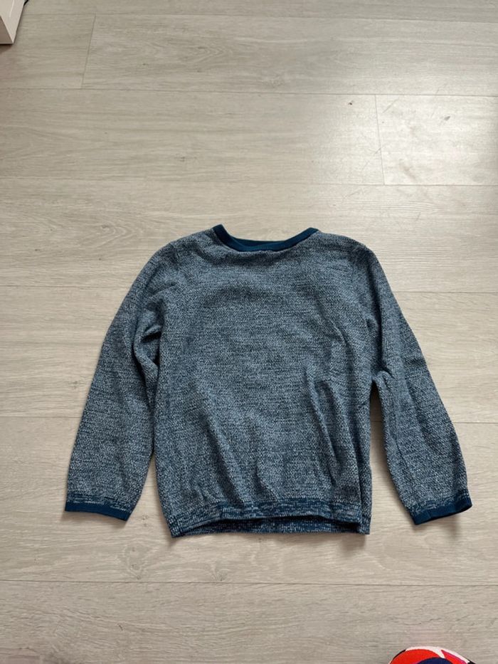 Pull bleu