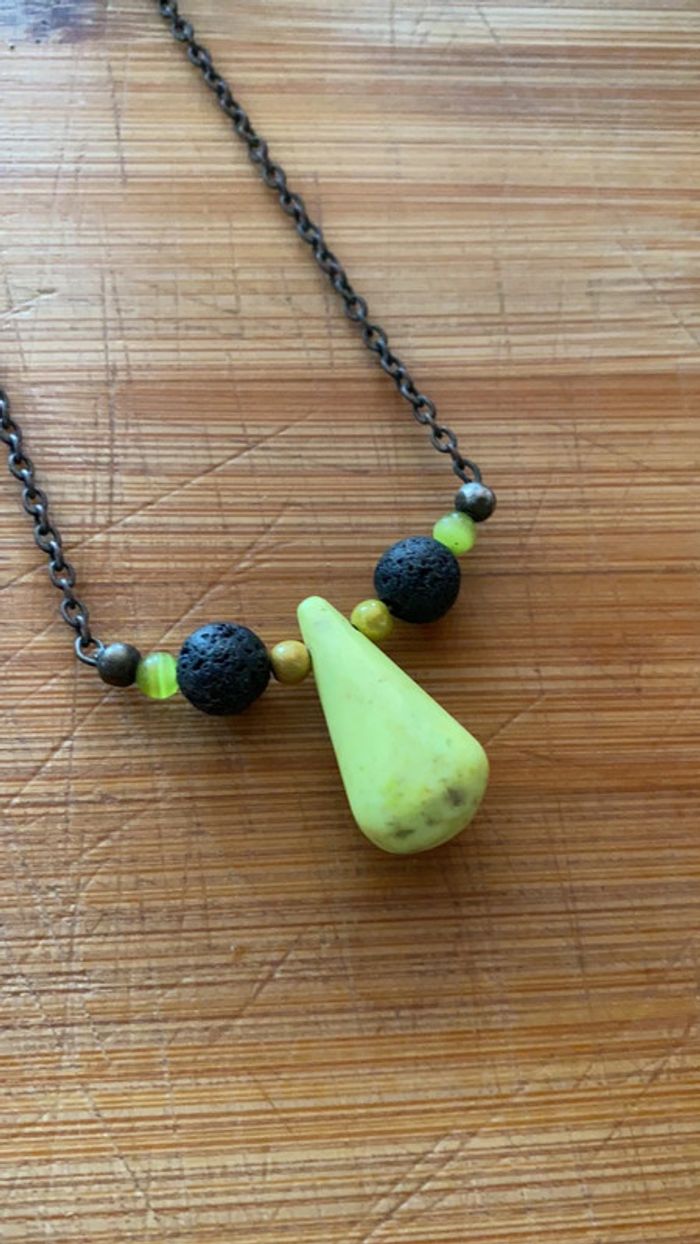 Collier pierre de lave - photo numéro 2