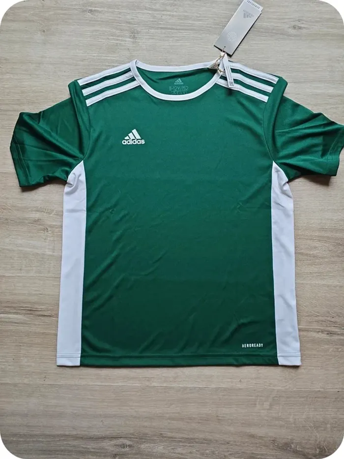 Tee shirt Adidas taille 11/12 ans