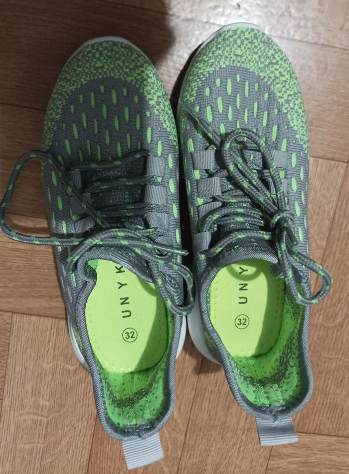 2 PAIRES DE BASKET TAILLE 32 - FILA ET UNYK - photo numéro 5