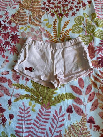 Short fille 