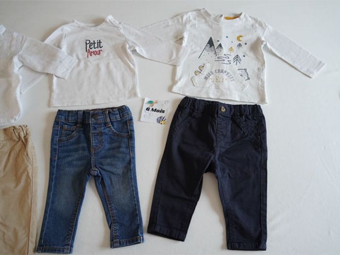 Lot n°4 Vêtements Kiabi 6 mois : 4 pantalons + 1 Jean neuf avec étiquette + 3 hauts - photo numéro 3
