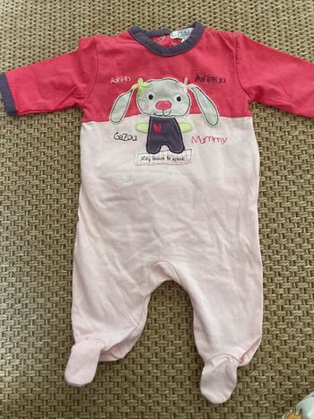 Pyjama taille 1 mois neuf
