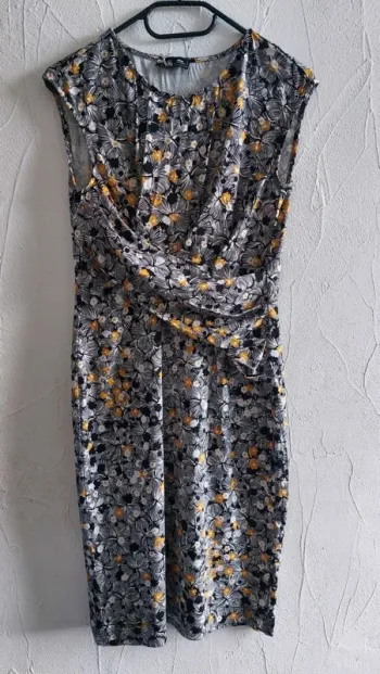 Robe fleurie élégante Taille 1