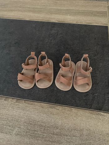 lot de 2 paires de sandales neuves 17/18 Kiabi