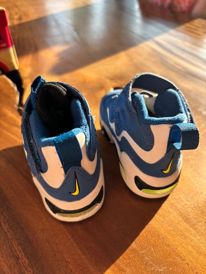 Basket Nike pointure 21 - photo numéro 3