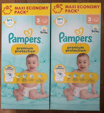 2 cartons de couches Pampers taille 3