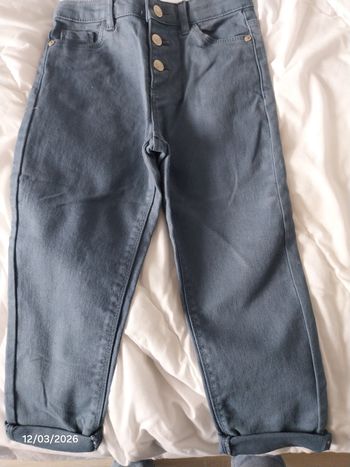 Pantalon jean modele MOM, fille 5 ans