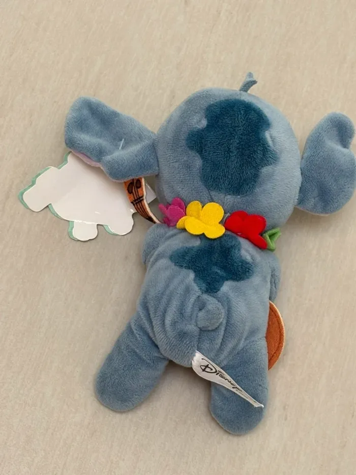 Peluche Stitch avec guitare banjo yukelele et collier hawaïen Lilo et Stitch Disney - photo numéro 2
