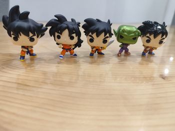 Lot figurine calendrier de l avant dragon ball z