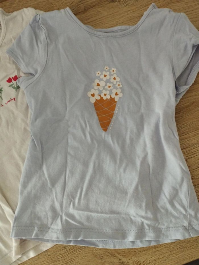 2 t-shirts fleur Kiabi - photo numéro 2