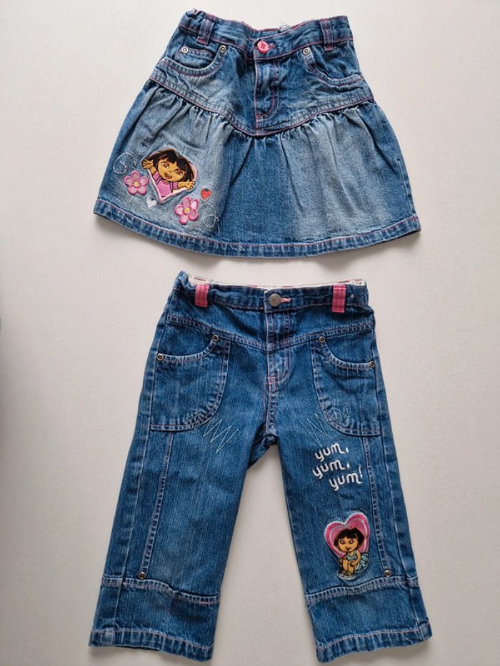 Lot  jeans Dora en 5 ans