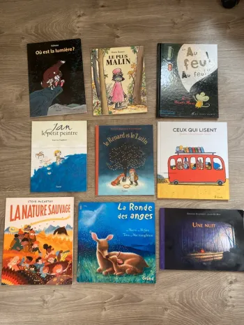 Lot de 9 livres histoires enfants album excellent état