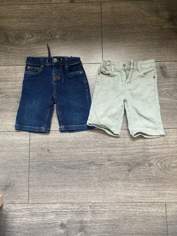 Deux bermuda 2 ans