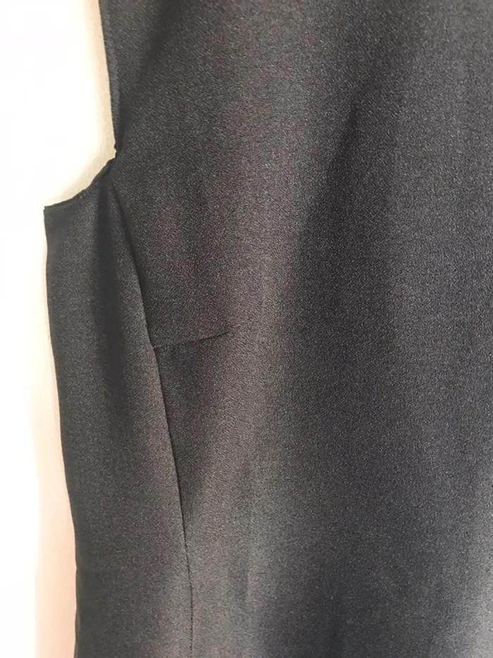 Robe chic sans manches Emma Pernelle taille 40/42 - photo numéro 3