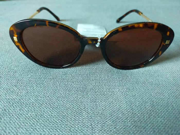Lunettes de soleil rondes écaille & doré – Neuves avec étiquette - photo numéro 2