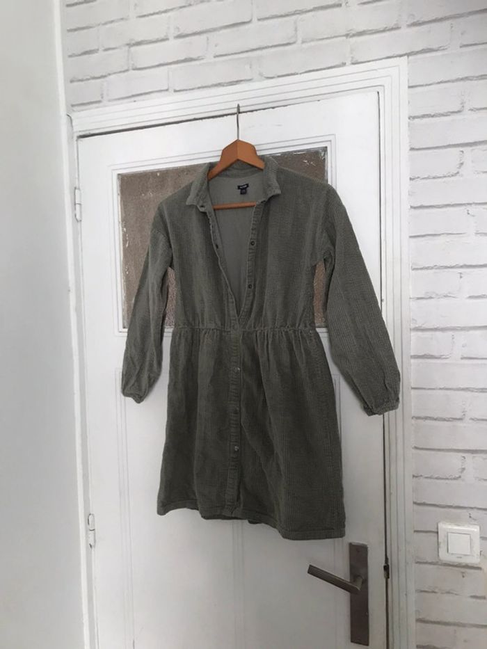 Robe type velour marque kiabi taille 12 ans - photo numéro 2