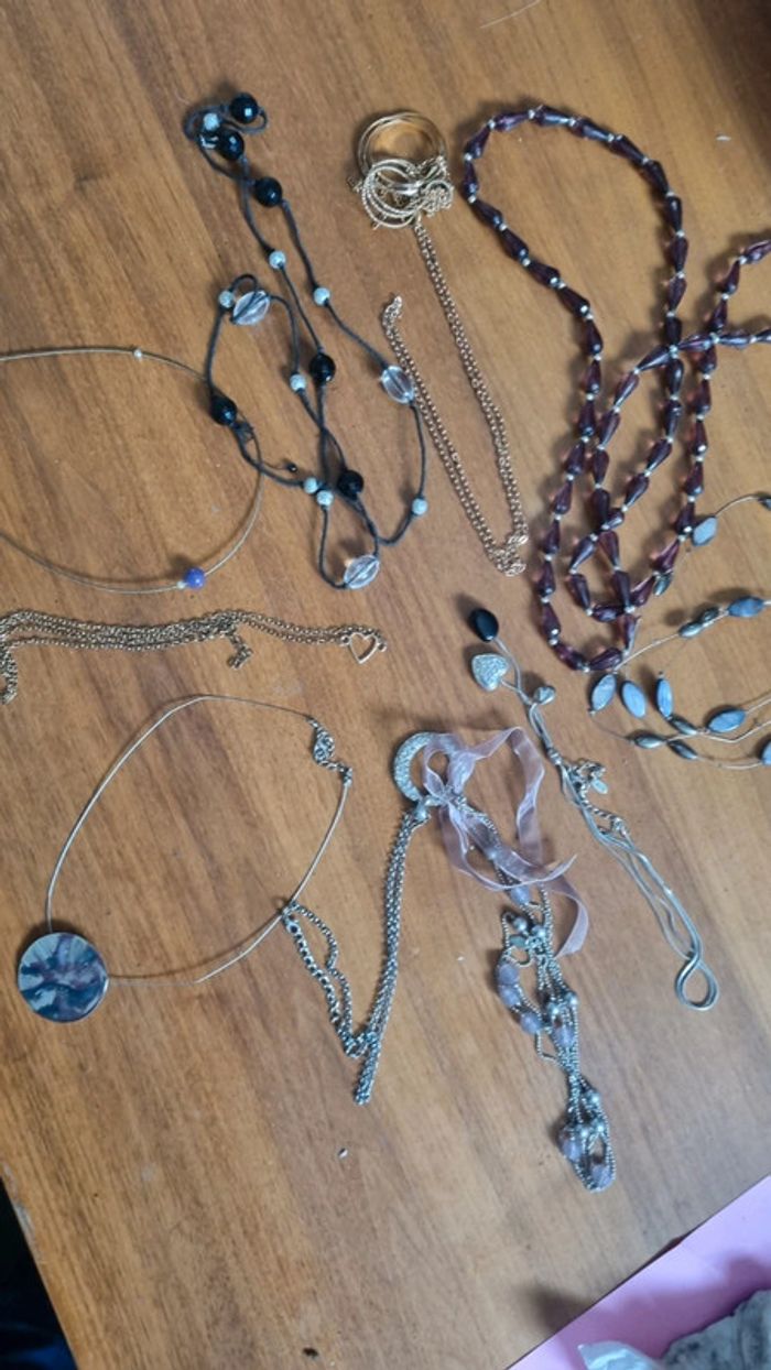 Lot colliers 10 p argenté métal très bon état femme bijoux - photo numéro 2