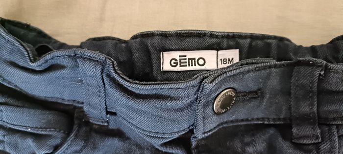 Deux pantalons Gémo 18 mois - photo numéro 2