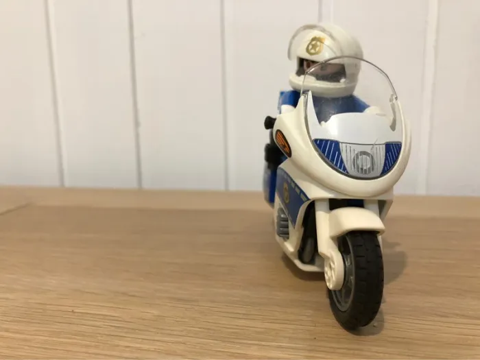 Motard de police playmobil 4262 🧸 - photo numéro 2