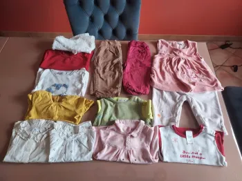 lot 13 vêtements fille 12 mois