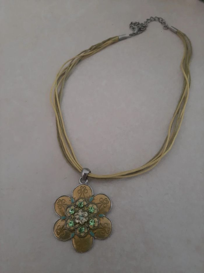 Collier - photo numéro 2