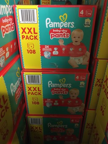 Xxl pack couches Pampers baby dry pants taille 4