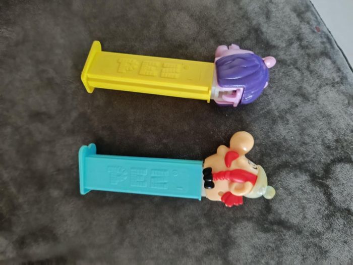 Lot de deux distributeurs rétro PEZ Obélix et Lion Violet - photo numéro 2