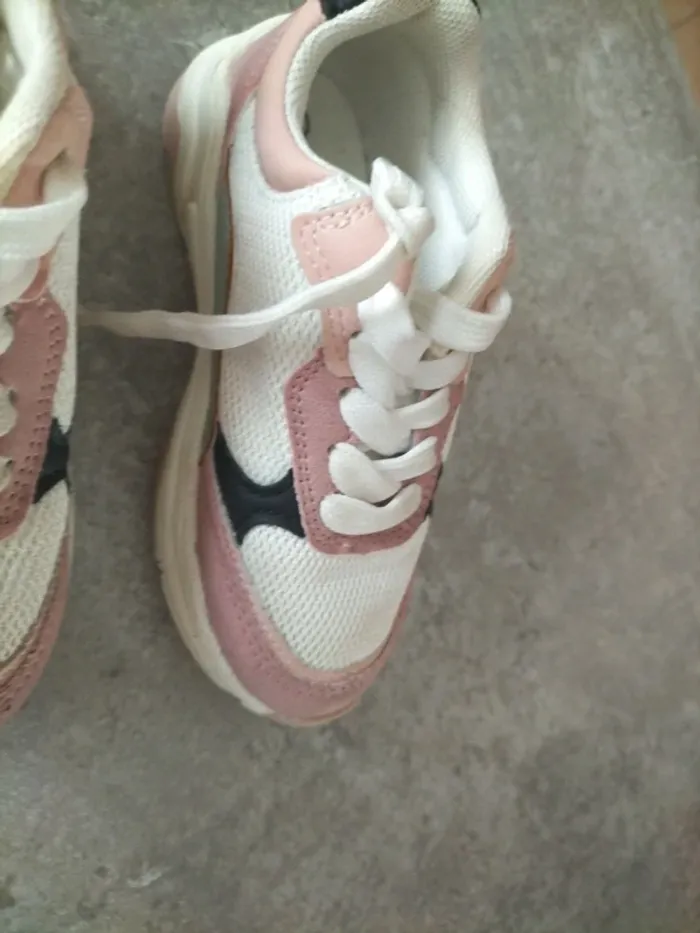 Baskets taille 25 - photo numéro 3