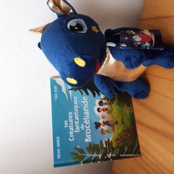 Peluche FIZZY "Drago le dragon" + livre enfant offert