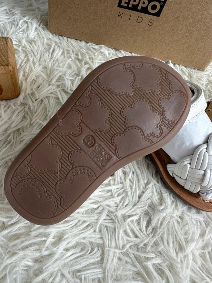 Paire de sandales blanches Gioseppo taille 20 - photo numéro 4