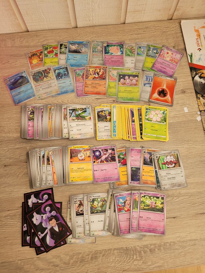 Lot cartes Pokémon différentes avec brillantes - photo numéro 3