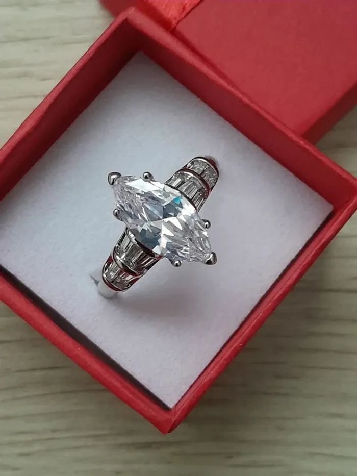 Bague avec pierre (coupe marquise) couleur argentée taille 60 - photo numéro 3