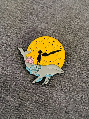 Pin’s le petit prince broche baleine enfant collection cadeau